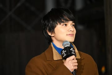 ＵＳＪに北村匠海が登場！「誰かと来るのもいいな」後輩たちとパーク満喫