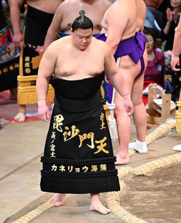 【九州場所】義ノ富士が大の里に快勝　名伯楽が指摘する〝スター候補〟の伸びしろと課題
