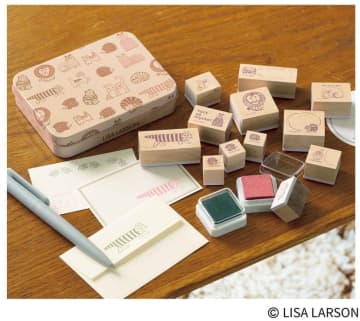 北欧猫たちの木製スタンプ＆ブリキ缶ケース付録。本日発売「リンネル」1月号