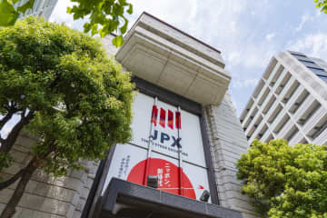 「オルカン」「S&amp;P500」は順位を下げ、ついに「eMAXIS 日経225」がトップに！ 国内株好調はいつまで続く？