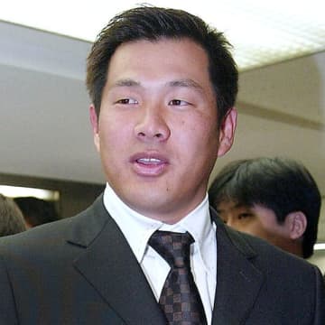 球団代表の温情がうれしかった1997年オフの契約更改…ドーム移転で成績下落、チームは最下位に沈んだ【山﨑武司 これが俺の生きる道】#48