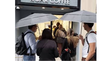 10月の訪日客、389万6,300人で過去最高を更新