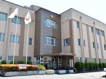 窓ガラスが割られ…住宅に侵入7件相次ぐ　埼玉・久喜　室内から現金など奪われる　いずれも住人が在宅中の犯行、同一犯の可能性