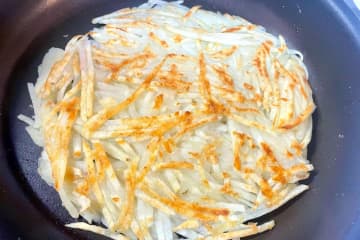 じゃがいも余ったら全部コレ　材料たった3つ、揚げないヘルシーなガレットが最高