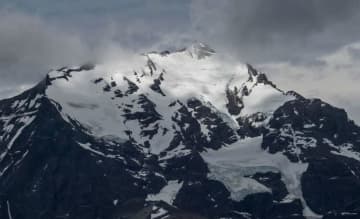 チリ南部の国立公園で観光客5人死亡　猛吹雪のため