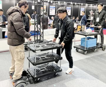 国内最大級の展示商談会　さいたまスーパーアリーナできょう19日まで　彩の国ビジネスアリーナ　人手不足補う省力化機器の体験コーナーに多くの来場者