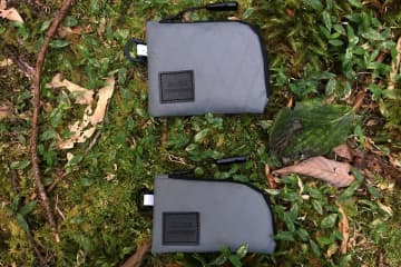 超高性能防水素材「DCF HYBRID ミニウォレット」発売に続き「X-PAC ミニウォレット」にも、アーバンアウトドアな新色グレーを追加　ミニマルなのに高機能、オーバースペックを普段使いに！