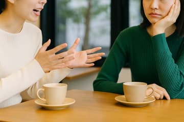 ウザいママ友になってない？　付き合いにくいと思われる言動「一緒にランチした後…」