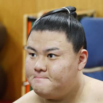 義ノ富士が速攻相撲で横綱・大の里から金星！ 学生相撲時代のライバルに送った痛烈メッセージ