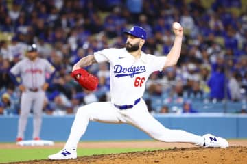 【ドジャース】ディアス争奪戦撤退か　スコットの長期契約が足かせ「あと３年残っている」＝米紙