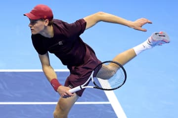 「サービスで多くの変化を加えた」シナーのツアー最終戦優勝のカギをコーチが明かす＜SMASH＞