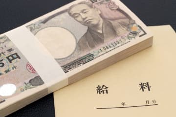 部長だけど「年収1000万円以下」という父。かなり“高年収”なイメージでしたが、実際そこまで稼げないのでしょうか？ 日本で「年収1000万円」達成の割合も確認