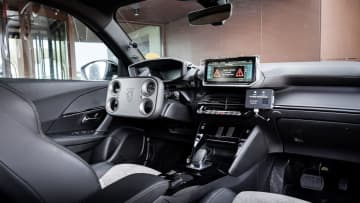 プジョーが起こすステアリング革命「ハイパースクエア」 パワステ以来の発明か、それともただの奇策か？