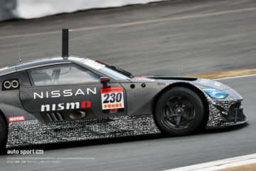 ニッサン陣営が富士で2026年型Z GT500をシェイクダウンか。今季型とモザイク調パーツを交互に比較