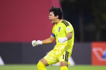 「どうやってこんな逸材見つけた？」　北朝鮮戦大ピンチ救ったサッカー日本17歳GKに称賛の嵐