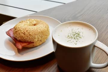 「びびった、絶対飲む」と大反響…スタバ新商品「スープ」を実食、ここでもカスタム可能！？