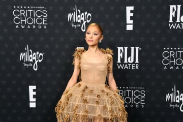 アリアナ・グランデ、【エターナル・サンシャイン・ツアー 】は“有終の美を飾る”ものになるかもと語る