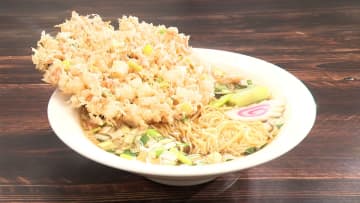 かき揚げラーメンや目玉焼きラーメンも！83歳の新人店主が作る“変わりラーメン”に驚く『オモウマい店』