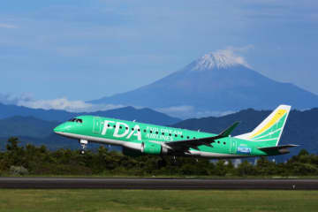 FDA「富士山遊覧フライト」が当日予約OKに！ 2026年1月以降運航分から