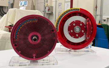 アステモ、インホイールモーターと新操作デバイスで新たな運動制御を実現 車室内空間も拡大へ