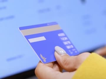 Visa、QRコード決済に本腰　「Scan to Pay」本格展開