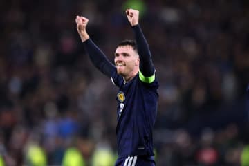 28年ぶりW杯出場決定！　スコットランド代表主将ロバートソン「決して諦めなかった」