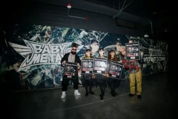 ファイヴ・フィンガー・デス・パンチ、「The End feat BABYMETAL」が米チャートで1位を獲得