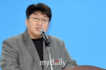 HYBE バン・シヒョク議長、2ヶ月間で5回の召喚調査を終了…不正取引の疑い