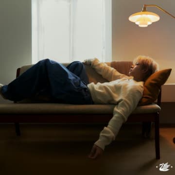 イム・シワン、カンタの手を取った1stミニアルバムのスケジュールポスター公開