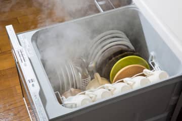 食洗機で洗えないもの７選…うっかり入れやすいNG食器をチェック！
