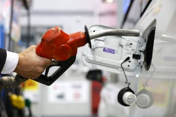 ガソリン価格、170円割れ　2年半ぶり安値、政府補助を反映