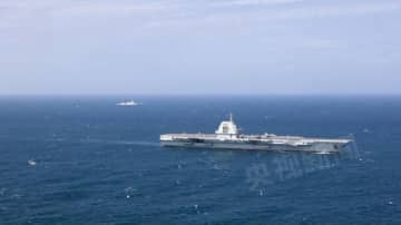 中国海軍の空母「福建」、就役後初の実兵訓練