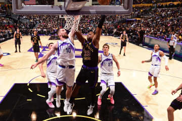 【NBA】八村塁はゴール下のミスが目立ち今季最少６得点。レイカーズはジャズに逆転勝ちで３連勝、レブロン復帰戦を白星で飾る＜DUNKSHOOT＞