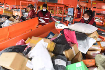 中国の宅配便市場規模、11年連続で世界首位を維持