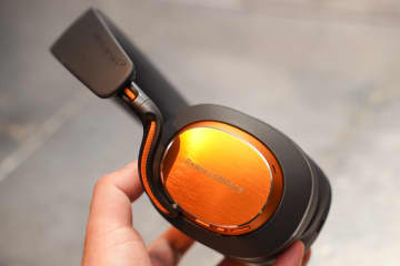Bowers & Wilkins×McLaren限定ヘッドフォン「Px8 S2 McLaren Edition」国内1000台
