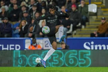 日本戦の裏、往年サッカーファンが驚いた1人の人物「息子か」「想像すると…」日韓W杯で活躍