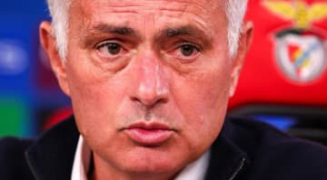 世界的名監督、事故死した元教え子の葬儀費用を負担…アフリカからの搬送費用も援助