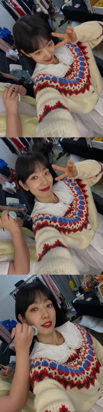 女優パク・シネ、元気に撮影中！最新自撮りで魅せた“大学生ビジュ”【PHOTO】