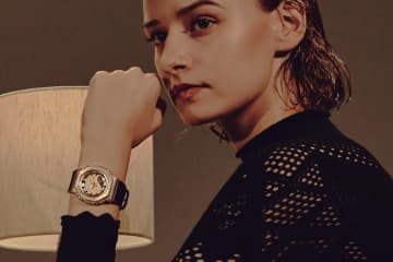 G-SHOCK×ビューティフルピープル“ヴィンテージ風”腕時計、レザーの経年変化を樹脂バンドで表現