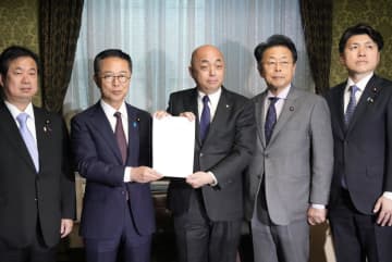 企業献金規制強化の改正案提出　国民と公明、受け手を限定