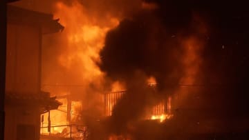 大分 大規模火災1人死亡　きょう午後も「まだくすぶってる…」　強風影響か「離れていた火が近づいて…」170棟超延焼