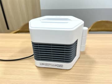 足元からぽかぽか！アイリスオーヤマの小型セラミックファンヒーター『ツインセラ』徹底レビュー！