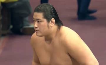 「いいカラダしてる」オールバックのイケメン力士、豪快なすくい投げで髪が爆発 突然の“乱れ髪”にファン驚き