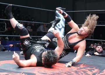 【新日本　Ｈ．Ｏ．Ｔ興行】ＥＶＩＬと高橋裕二郎の特別試合が実現　両者ＫＯで大団円迎え「これで終わりだ、お前ら帰れ！」