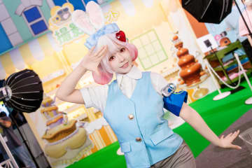 【コスプレ】中国からやってきたウサ耳美少女に癒される！キュートな舌ペロポーズに全人類がメロメロ【写真7枚】