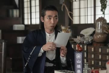 柄本時生、『ばけばけ』起用の理由は“裏の顔”の説得力？　“できないスキップ大会”秘話も