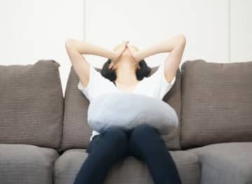 総務を4か月で辞めた女性「ほぼ全員PCが使えない。社内の連絡ツールはLINE。メールは見ない。というか見方を知らない」【衝撃エピソード再配信】