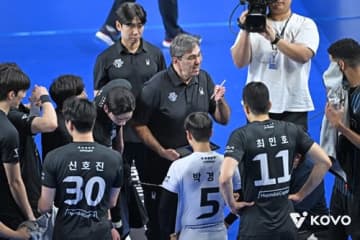 日本男子バレー率いたブラン監督が韓国で苦戦…“初2連敗”含む開幕7試合3敗、主力負傷で悩み深く