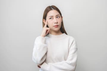 国民年金を払っていないと口座が差し押さえになると聞きました。本当に差し押さえられるケースってあるのでしょうか。どんな流れで差し押さえに至りますか？