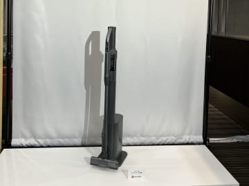 パナソニックの軽くて強い掃除機、ゴミ捨て回数減らせるドック